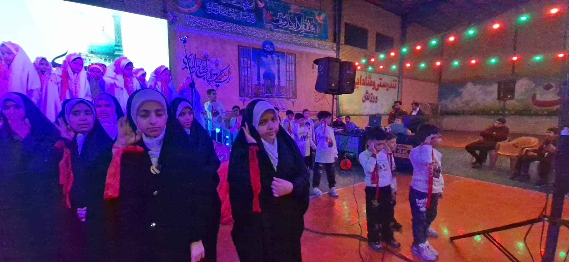اجرای سرود در باشگاه نشاط سجزی برای همشهریان عزیز بمناسبت نیمه شعبان